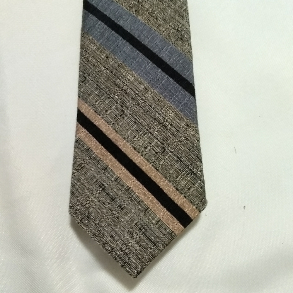Silk tie